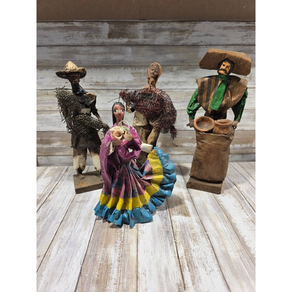 Vintage Handmade Folk Art‎ Figures Set of 4 Mexican Paper Meche READ
